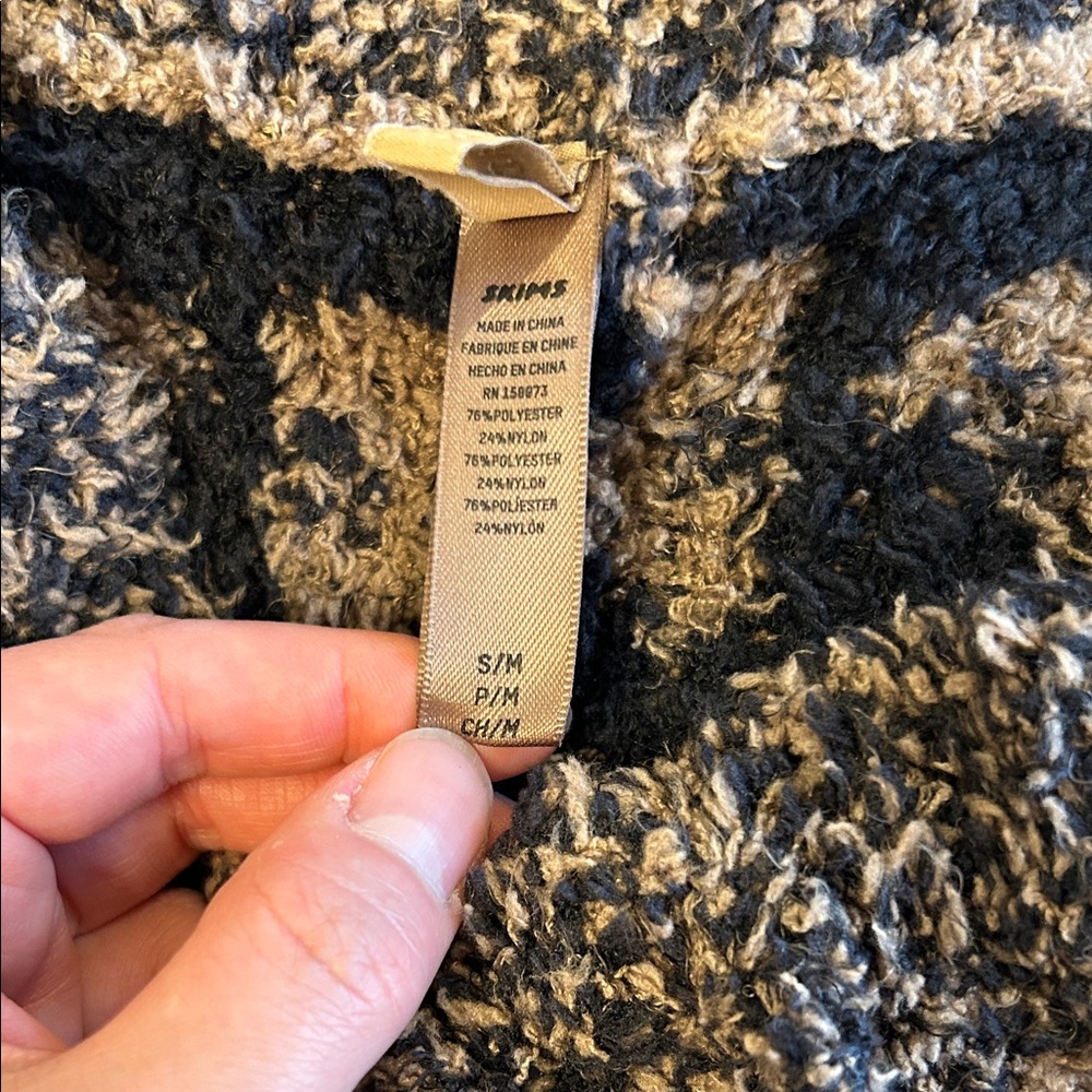 SKIMS Leopard Print Fuzzy lounge pant - Picture 2 of 4